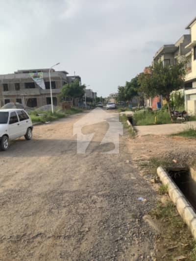 Ideally Located 7 Marla Develop Possession Plot Block L Gulberg Residencia