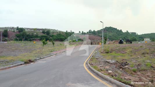 MOST IDEAL PLOT WITH POSSESSION ON MARKET BEST RATE NEAR TO PARK MOST IDEAL PLOT WITH POSSESSION ON MARKET BEST RATE NEAR TO PARK