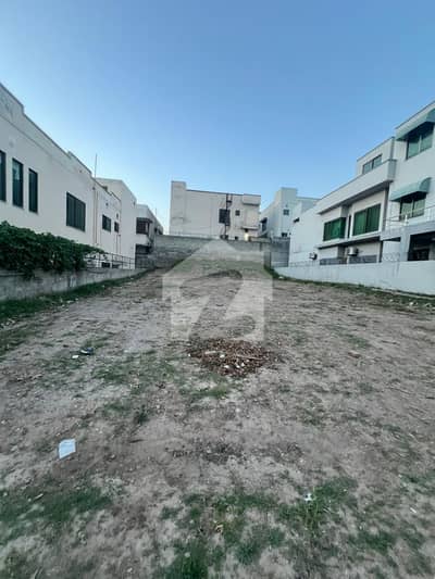 In Bahria Town Phase 1 Residential Plot For Sale Sized 1 Kanal