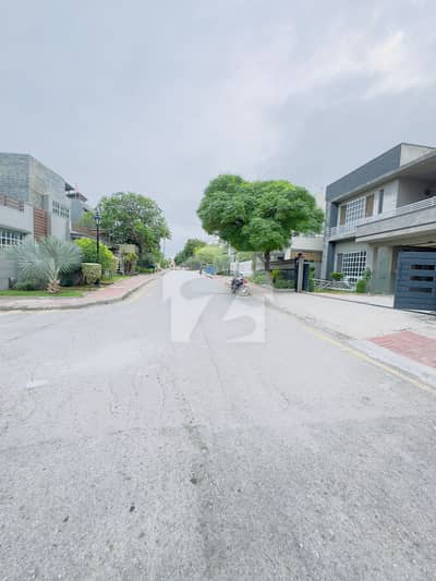 Bahria Town Phase 1 Corner Residential Plot Sized 1 Kanal For Sale