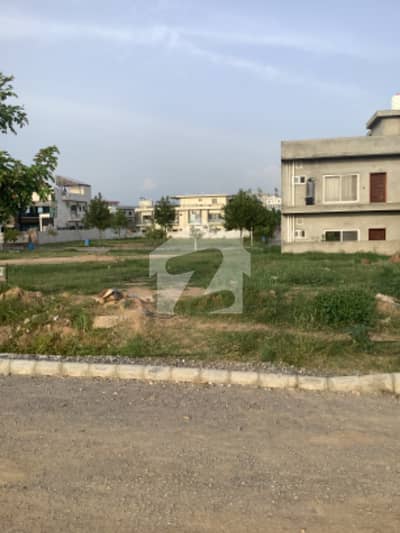 Ideally Located 7 Marla Plot Near To Main Road In K Block Gulberg Residencia