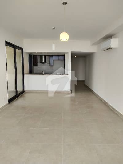 Sea Facing 2 Bedrooms Powder Room Maid Room Full Size Emaar Flat For Rent