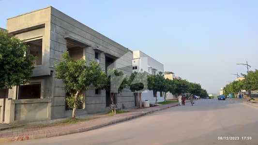بحریہ انکلیو بحریہ ٹاؤن,اسلام آباد میں 10 مرلہ رہائشی پلاٹ 1.25 کروڑ میں برائے فروخت۔