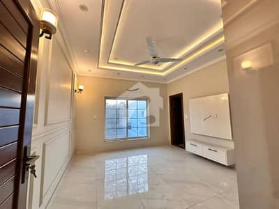 Stunning Prime Location 10 Marla House In LDA Avenue Available