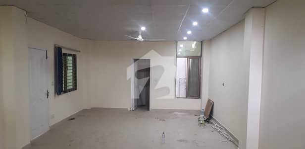 Office Available For Rent in Satellite town