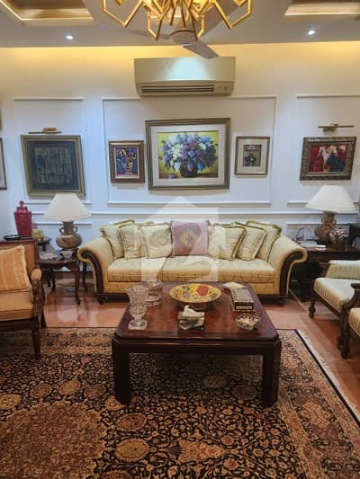ARMY HOUSING ZAMZAMA 900 YARDS LUXURY VILLA FOR SALE