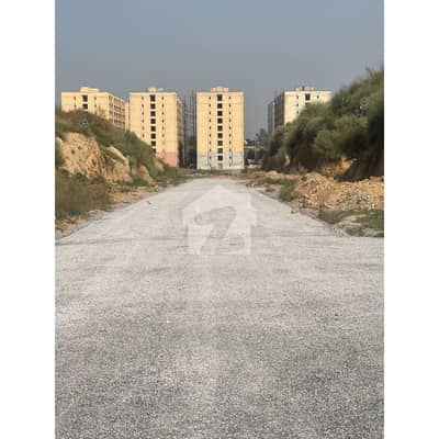 I-12/1 Plot For Sale Prime Location Back To Civic Road 30x60 In 2000 Series