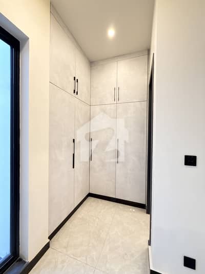 10 Marla Brand New House For Sale