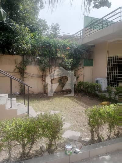 600 Square Yards House For rent In F-7 F-7