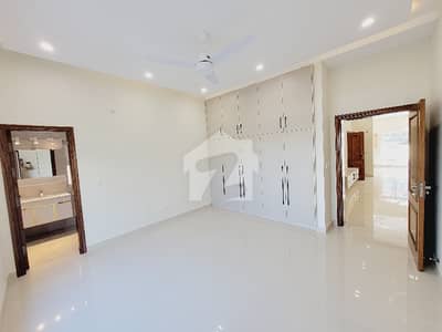 Reserve A Centrally Located House Of 10 Marla In Bahria Enclave - Sector C1 Reserve A Centrally Located House Of 10 Marla In Bahria Enclave - Sector C1