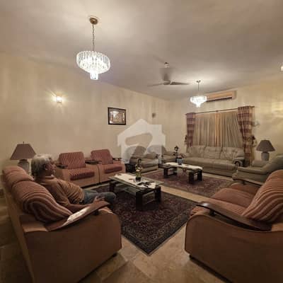 Maintained House On A 500 Yard Plot At Main  Nishat
