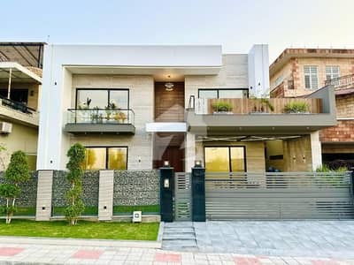 One Kanal House For Sale In Dha 2