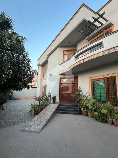 800 Sq. Yards Bungalow For Sale in Zamzama DHA Phase 5