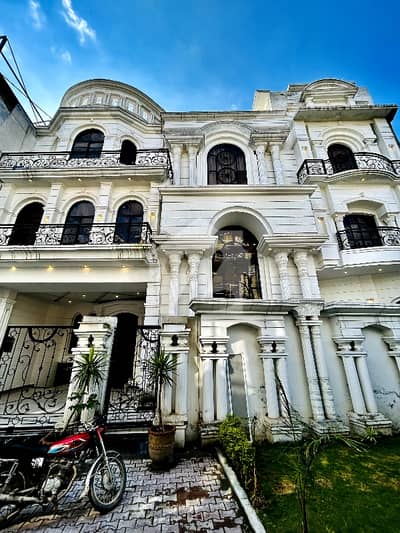 A Prime Location House Of 9 Marla In Ali Homes