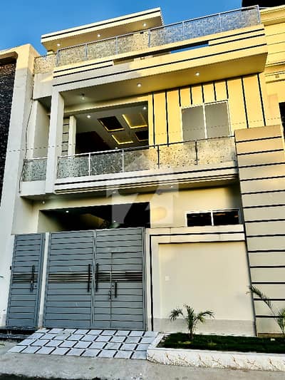 Aesthetic Prime Location House Of 5 Marla For sale Is Available