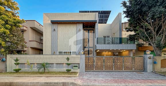بحریہ ٹاؤن فیز 2 بحریہ ٹاؤن راولپنڈی,راولپنڈی میں 5 کمروں کا 1 کنال مکان 14.5 کروڑ میں برائے فروخت۔