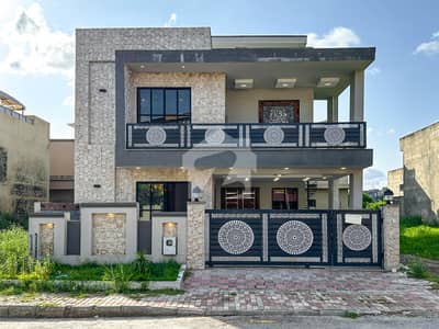 10 Marla Brand New Designer House in Bahria Town Phase 3