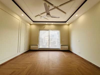Perfect 1 kanal House In D-12/4 For rent