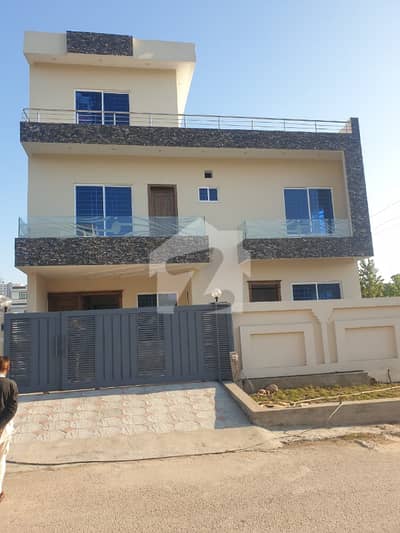 3 Bedroom Attach Washroom 25x40 For Rent G 13 Islamabad