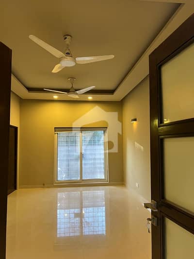 BRAND NEW LUXURIOUS UPPER FOR RENT