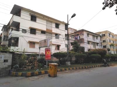 Gulshan-e-Iqbal - Block 16 1500 Square Feet Flat Up For sale