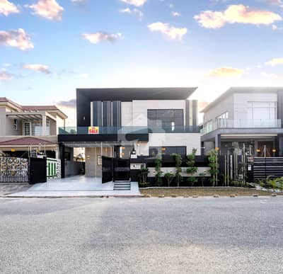 Kanal Modern House For Sale at Prime Location Near Dolmen Mall & PKLI