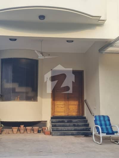 G-14/4 Corner House 40x80 Triple Storey 8 Bed Rooms Investor Price