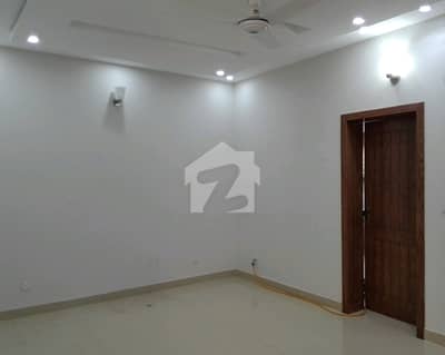 آئی ۔ 8/3 آئی ۔ 8,اسلام آباد میں 3 کمروں کا 14 مرلہ زیریں پورشن 1.35 لاکھ میں کرایہ پر دستیاب ہے۔