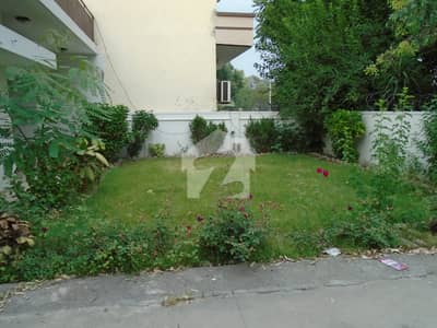 Prime location close to 7th avnue CDA transfer siongle owner please contact serious party-