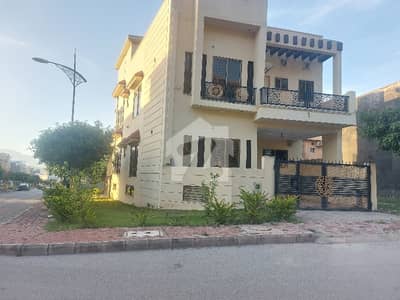 بحریہ انکلیو - سیکٹر این بحریہ انکلیو,بحریہ ٹاؤن,اسلام آباد میں 9 کمروں کا 9 مرلہ مکان 4.25 کروڑ میں برائے فروخت۔