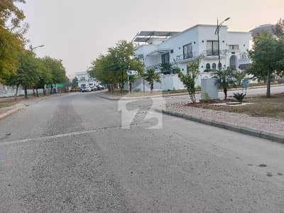بحریہ انکلیو - سیکٹر بی1 بحریہ انکلیو,بحریہ ٹاؤن,اسلام آباد میں 1 کنال رہائشی پلاٹ 2.9 کروڑ میں برائے فروخت۔ بحریہ انکلیو - سیکٹر بی1 بحریہ انکلیو,بحریہ ٹاؤن,اسلام آباد میں 1 کنال رہائشی پلاٹ 2.9 کروڑ میں برائے فروخت۔
