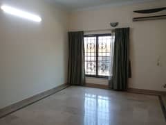 Prime Location Close To F-7 Markaz Size 60x100 666 Square Yards CDA Transfer Incoming Rent 3500$ Prime Location Close To F-7 Markaz Size 60x100 666 Square Yards CDA Transfer Incoming Rent 3500$