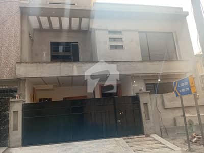 10 MARLA BRAND NEW CORNER HOUSE FOR SALE LDA AVENEU 1 J - BLOCK
