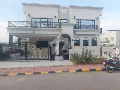 بحریہ انکلیو - سیکٹر بی1 بحریہ انکلیو,بحریہ ٹاؤن,اسلام آباد میں 6 کمروں کا 1 کنال مکان 12.5 کروڑ میں برائے فروخت۔ بحریہ انکلیو - سیکٹر بی1 بحریہ انکلیو,بحریہ ٹاؤن,اسلام آباد میں 6 کمروں کا 1 کنال مکان 12.5 کروڑ میں برائے فروخت۔