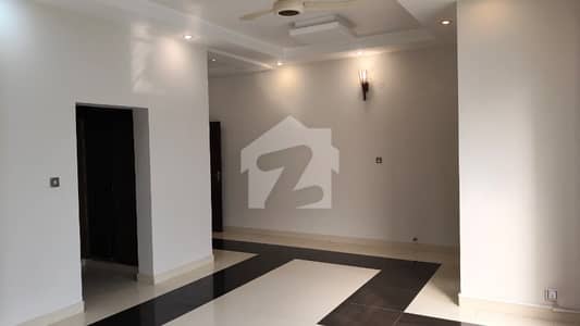 Prime Location Lower Portion 3 beds Sprat Gate Ideal For Small Families-