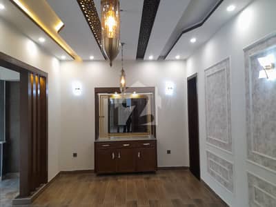 1 Kanal Luxury House for Sale 5 Bedrooms | Prime Location