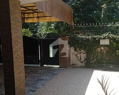 Prime Location House Of 1 Kanal Is Available For sale In Alla-ud-Din Road, Lahore