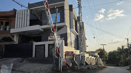 گلشن آباد راولپنڈی میں 7 کمروں کا 12 مرلہ مکان 3.75 کروڑ میں برائے فروخت۔