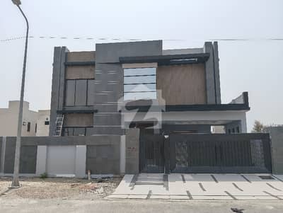 ڈی ایچ اے فیز 1 ۔ سیکٹر ایچ ڈی ایچ اے فیز 1,ڈی ایچ اے ڈیفینس,ملتان میں 5 کمروں کا 1 کنال مکان 2.1 لاکھ میں کرایہ پر دستیاب ہے۔