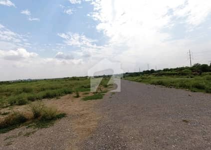 4 MARLA CUTTING AREA AT INVESTOR PRICE PLOT FOR SALE