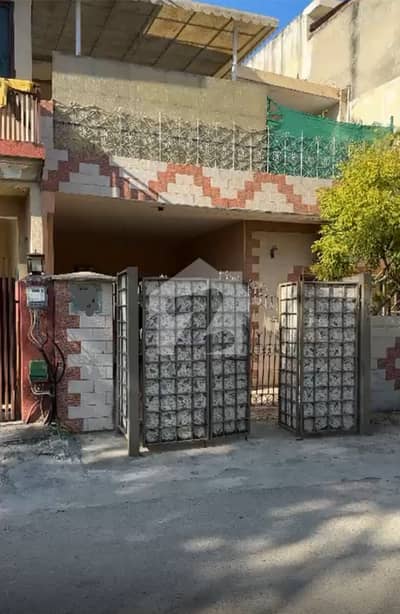 PARKFACE CLOSE END STREET BEAUTIFUL HOUSE 25X60 PARKFACE CLOSE END STREET BEAUTIFUL HOUSE 25X60