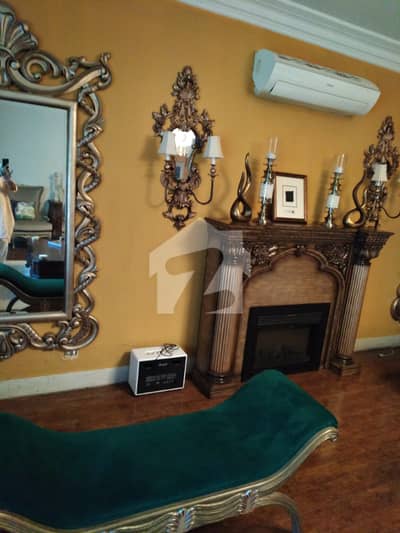 Prime Location House 1066sqyds Size 80x120= CDA Transfer Two Owners-