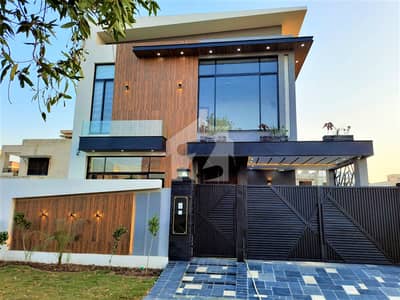 Valencia 11.5 Marla Plot For Sale Close To Main Entrance Easy Approach