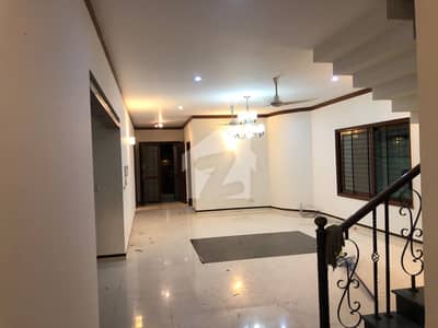 500 YARDS BUNGALOW FOR RENT IN PHASE 6