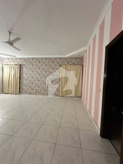 500 YARDS BUNGALOW FOR RENT IN PHASE 5