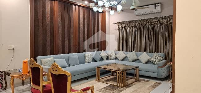 ویلینشیاء ہاؤسنگ سوسائٹی لاہور میں 5 کمروں کا 1 کنال مکان 7.9 کروڑ میں برائے فروخت۔