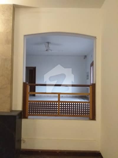 12 Marla Independent Upper Portion for Rent Upper Mall