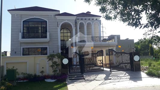 ڈی ایچ اے فیز 6 - بلاک ایف فیز 6,ڈیفنس (ڈی ایچ اے),لاہور میں 5 کمروں کا 1 کنال مکان 5.5 لاکھ میں کرایہ پر دستیاب ہے۔ ڈی ایچ اے فیز 6 - بلاک ایف فیز 6,ڈیفنس (ڈی ایچ اے),لاہور میں 5 کمروں کا 1 کنال مکان 5.5 لاکھ میں کرایہ پر دستیاب ہے۔