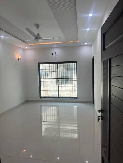 Beautiful 10 Marla House Available For Rent In Bahria Town Lahore