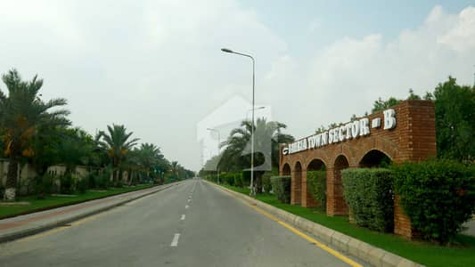 10 Marla Good location Open Form Plot For Sale In Phase 4 Bahria orchard